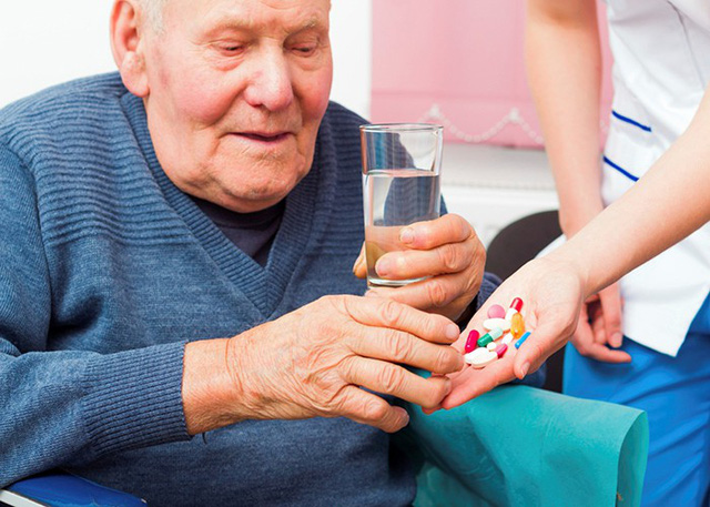 Trình Dược Viên lưu ý khi sử dụng thuốc cho người cao tuổi