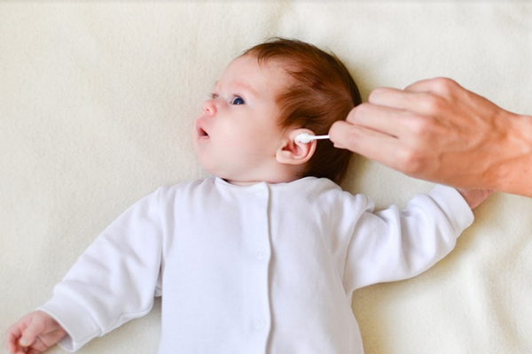 Viêm tai giữa ảnh hưởng tới khả năng nghe của trẻ